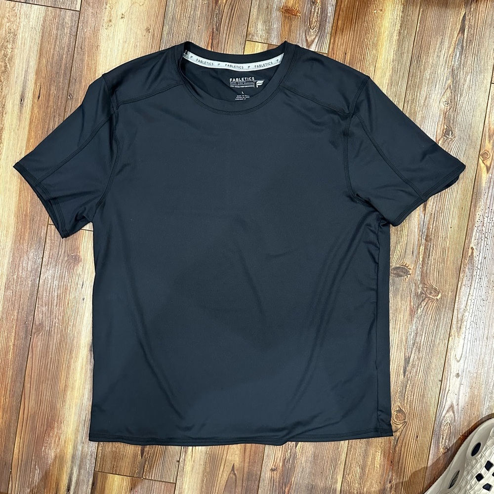 Like new Fabletics under scrub shirt